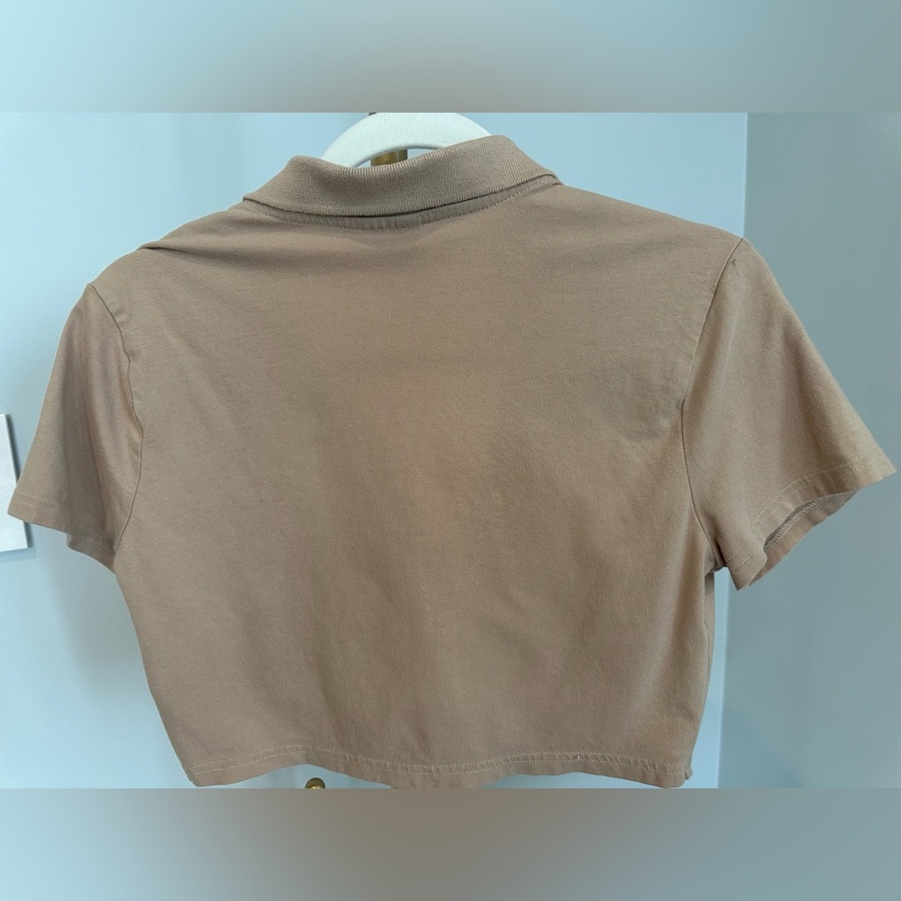 8/$20  H&M Divided Beige Cropped Top Large NWOT - Picture 5 of 5